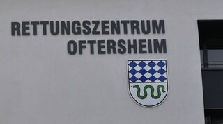 Das Rettungszentrum ist nun auch als solches klar erkennbar. Die Beschriftung ist mittlerweile angebracht.