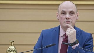 Landtagsvizepräsident Daniel Born setzt sich für mehr Aufklärung in Bezug auf die Loverboy-Methode ein.