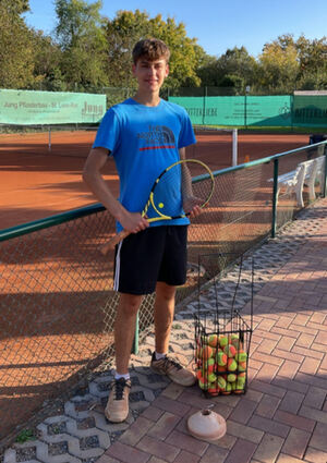 Luis Bartl auf dem Gelände des Tennisclubs Hockenheim.