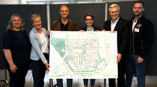 Den bisherigen Planungsprozess und den Siegerentwurf für ein neues gewerbliches Quartier auf einem Teil des Kasernengeländes erläutern bei einem Pressetermin Karmen Bosnjak (v. l.), Sabine Herz, Gordan Dubokovic, Silke Feurer, Bürgermeister Matthias Steffan und Ramón Eck.