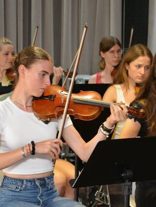 Auch in Danzi-Saal der Musikschule wird musiziert.