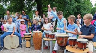 Die Trommlergruppe begeistert bei einem vorangegangenen Parkfest die Besucher.