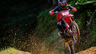 Max Nagl auf seiner Honda. Der KMP-Fahrer führt die MX-Masters-Wertung souverän an.