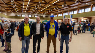 Die Beziehung zwischen der Gemeinde und den Vereinen ist dem Bürgermeister besonders wichtig, wie hier beim Tag der Ketscher Vereine zu sehen: Günther Klefenz (Tanzfreunde Ketsch, v. l.), Timo Wangler, Bernd Bürkle, (IG Ketscher Vereine) und Ralph Oswald (TSG Ketsch) freuen sich über eine gelungene Veranstaltung.