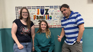 Die stellvertretende Leiterin Eva Leibig (von links), Mitarbeiterin Vivien Gierden und Jugendreferent der Gemeinde sowie Juz-Leiter Sebastian Längerer sind das gemeinsame Familienoberhaupt der „Juz-Familie“.