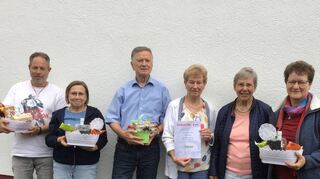 Thomas Stadler (v.l.), Gabi Feth-Biedermann, Konrad Reiter vom Badischen Turner-bund, Uschi Nitsche, Vorsitzende Sigrid Beck und Angelika Wella freuen sich über die Auszeichnung.