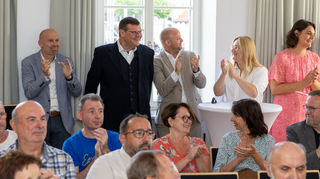 Applaus für Drescher: Timo Wangler (v.l), Nils Drescher, Pascal Seidel, Patricia Rebmann und Ehefrau Christina Reich-Drescher freuen sich über das Ergebnis.
