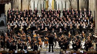 Die Deutsche Staatsphilharmonie Rheinland-Pfalz unter der Leitung von Chefdirigent Michael Francis und der Domchor beim „Lobgesang“ von Felix Mendelssohn-Bartholdy in der Gedächtniskirche.