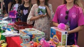 Klein, aber fein: Spielsachen und Kuscheltiere im Angebot.