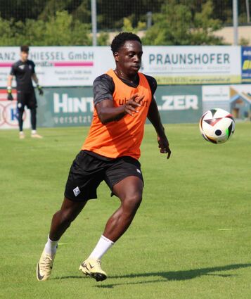 Kennedy Okpala legt im Trainingslager von Neuhofen die Grundlagen für sein zweites Profi-Jahr. Der 19-Jährige hat sich viel vorgenommen.