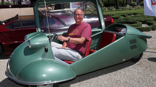 Alfred Barth sitzt in seinem wunderbaren Messerschmitt Kabinenroller von 1953. Er ist natürlich auch bei der Classic Gala Ende August vor Ort.
