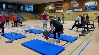 Die Drittliga-Mannschaft der HG beginnt die Vorbereitung auf die kommende Handball-saison mit intensiven Lauf- und Krafttests.