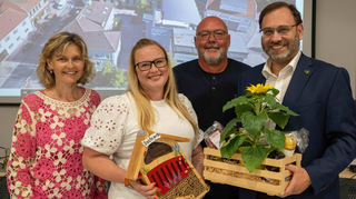 Ehrungen für die Grünen im Altlußheimer Gemeinderat: Claudia Kohpeiß (v. l.), Sandra Fluhrer für fünf Jahre (sie gehört dem neuen Rat nicht mehr an), Axel Müller für 20 Jahre, und Dr. Holger O. Porath für zehn Jahre.
