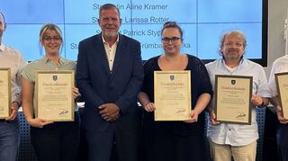 Mit Dank von Oberbürgermeister Marcus Zeitler (3. v. l.) verabschiedet: Patrick Stypa (v. l.), Aline Kramer (beide CDU), Larissa Rotter, Oliver Grein (beide Grüne) und Helmut Kief (FDP) werden dem künftigen Gemeinderat nicht mehr angehören.