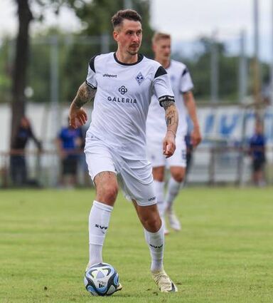 Adrian Fein (li.) ist nun auch vertraglich fester Bestandteil des Waldhof-Kaders. Angelo Gattermayer (re.) setzt seine Karriere dagegen in Österreich fort.