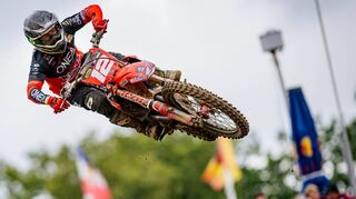 In Tensfeld belegt der für den Ketscher Rennstall KMP startende Max Nagl in den ADAC MX Masters zweimal Platz zwei und setzt sich damit weiter von seiner Konkurrenz ab.