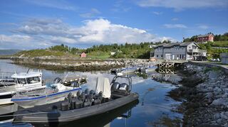 Das traumhafte Flair Norwegens: Im Norden des skandinavischen Landes – in der Nähe der Stadt Tromsø – gastieren die drei Ketscher bei ihrem Angelabenteuer.