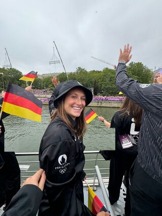 Cécile Pieper bei der Eröffnungsfeier auf dem deutschen Schiff.