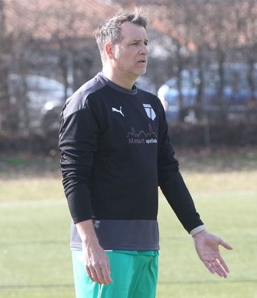 Trainer Christian Thome ist mit der SG Oftersheim beim B-Ligisten Ketsch III in der ersten Kreispokalrunde Favorit.