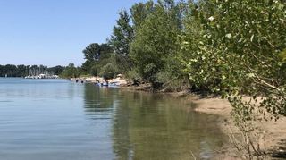 Erneut mit Bestnoten bedacht: Das Wasser im Kollersee weist eine hervorragende Qualität auf. Zudem ist aktuell ausreichend Badestrand als Liegefläche verfügbar. In den kommenden Wochen soll der Pegel weiter sinken.