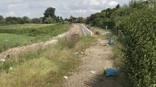 Die Bauarbeiten auf dem rund 280 Meter langen Abschnitt dauern seit Februar an und sollen im September abgeschlossen werden.