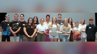 Sie wollen sich für die Belange der Hockenheimer Jugendlichen einsetzen: Mirko Görtz (v. l.), Andrit Hajdari, Sebastian Schrepp, Hanna Bühler (inzwischen Stadträtin), Risale-Mediha Uzun, Elise Stoll, Yara Riegel, Lena Hagen, Finn Oppermann, Laura Lüders, Paula Höhler, Lukas Mitterwald, Hüveyda Kübra Cesur und Tobias Irmler.