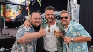 Die „Bambolero DJs“ schafften es innerhalb kürzester Zeit, die Stimmung und auch die Temperatur im Festzelt anzuheizen.