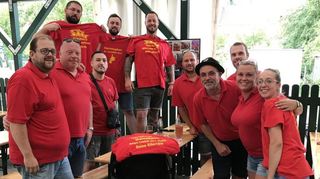 Die KG Narrhalla Ketsch möchte die Elferratssitzungen in der Weinlaube auf dem Backfischfest als Tradition etablieren. Die Mitglieder zählen ohnehin zu den Stammgästen.