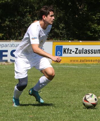 Leon Belllaid möchte mit dem SV Rohrhof im Pokal gegen SpVgg Wallstadt für eine Überraschung sorgen.