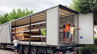 In einwandfreiem Zustand: Die für die Verladung bereitgestellten Möbel des Altenheims St. Elisabeth kommen im Neubau nicht mehr zum Einsatz, sind aber noch voll funktionstüchtig und gut erhalten.