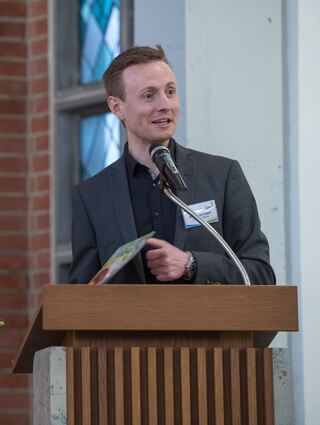 Dr. Simon Layer.
