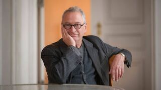 Im September wird Thommie Bayer mit seinem neusten Buch „Einer fehlt“ zu Gast in der Gemeindebücherei in Plankstadt sein. In dem Roman geht es um eine Freundschaft, die vor eine schwere Prüfung gestellt wird.