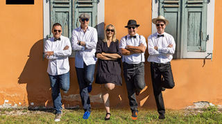 „Easy Blue“: Die Gruppe um Leadsängerin Heide Scheurer interpretiert bekannte Melodien und spielt eigene Stücke – all das stets mit großer Leidenschaft.