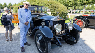 Richard Biddulph neben seinem Rolls-Royce Phantom I, dem "Phantom of love", aus dem Jahre 1926. Alle Teile sind noch Original.
