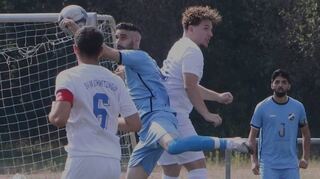 Trotz Einsatz von Luigi Genove (l.) und Georgios Tsakas (r.) verliert der SV 98 II sein Auftaktspiel in der höheren Klasse.