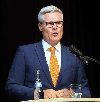 Matthias Steffan beim OB-Wahlforum in Schwetzingen.