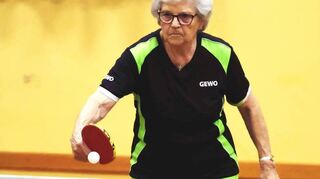 Sie ist einfach ein Phänomen: Lore Eichhorn steht auch in der nun beginnenden Saison in der Verbandsliga an der Platte.