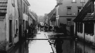 Lange Zeit hatten die Menschen in der Brühler Neugasse mit Überflutungen zu kämpfen, wenn der Leimbach über die Ufer getreten ist.