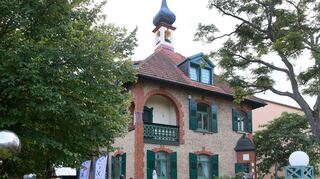 Die Villa Meixner ist mit ihrem Jugendstilcharme und ihrem schönen Garten seit nunmehr 125 Jahren ein Kleinod in Brühl – und seit fast 40 Jahren Kulturzentrum.