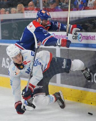 Maximilian Heim will sich bei den Adlern durchsetzen.