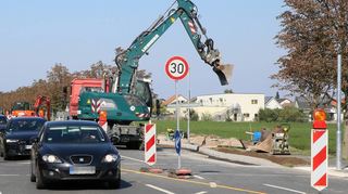 Durch die Baustelle an der Kreisstraße 4252 zwischen Altlußheim und Neulußheim in Höhe der Badenwerkstraße kommt es regelmäßig zu kleinen Staus.