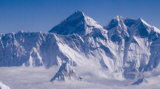 Geht es um die Gemeindekasse, bemüht Oberbürgermeister Marcus Zeitler den Vergleich zu Bergsteigern: Den Gipfel des Mount Everest, auf dem alle „Wünsche“ des Gesetzgebers erfüllt sind, werden die Kommunen im Land – einschließlich Hockenheim – ohne Hilfe nicht erreichen, da ihnen vorher finanziell die Luft ausgeht.