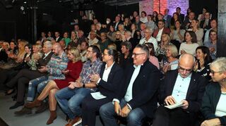 Volles Haus im Theater am Puls in Schwetzingen: Andreas Sturm liest Oscar Wilde.