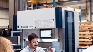 Bei Workshops und Betriebsrundgängen bekommen Vertriebspartner und Kunden Einblicke in die Produktion und aktuelle Entwicklungen.