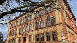 Das Plangebiet hat eine Größe von 34 000 Quadratmetern und bildet den Ortskern, wo unter anderem die Friedrichschule beheimatet ist.