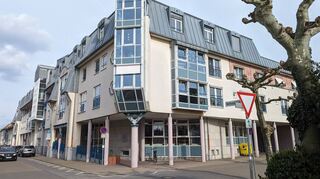 Aus für das „Haus der Kulturen im Quartier Rathausstraße“: Unter diesem Titel sollte die ehemalige Geriatrische Rehaklinik des Rhein-Neckar-Kreises nach einem Beschluss des Gemeinderats vom März künftig sowohl der Unterbringung Geflüchteter, aber auch der Integrationsbeauftragten und der Lokalen Agenda dienen.