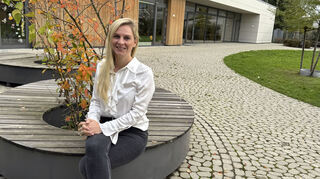 Die 35-jährige Heike Knauber ist seit diesem Schuljahr die neue Schulleiterin der Neurottschule und betont, wie herzlich sie im Kollegium aufgenommen wurde.