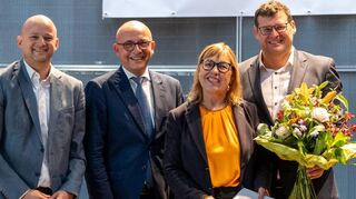 Drei der fünf Vertreter der Gewährsträgergemeinden der VHS gratulieren zum Ruhestand und danken für die Arbeit von Gundula Sprenger: Pascal Seidel (Oftersheim), Dr. René Pöltl (Schwetzingen) und Nils Drescher (Plankstadt).