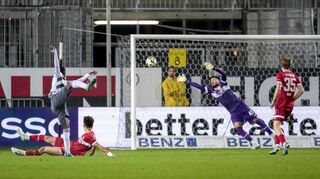 Sehenswert! Flügelstürmer Emanuel Iwe trifft wuchtig zum 1:1-Ausgleich für den SV Sandhausen. Es bleibt das einzige SVS-Tor an diesem Abend. Gegen die Zweitvertretung des VfB Stuttgart steht nach 90 Minuten das zweite Remis in Folge.