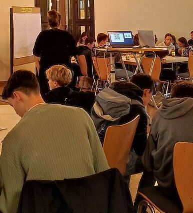 Beim Jugendhearing 2023 waren 70 junge Leute eifrig bei der Sache.